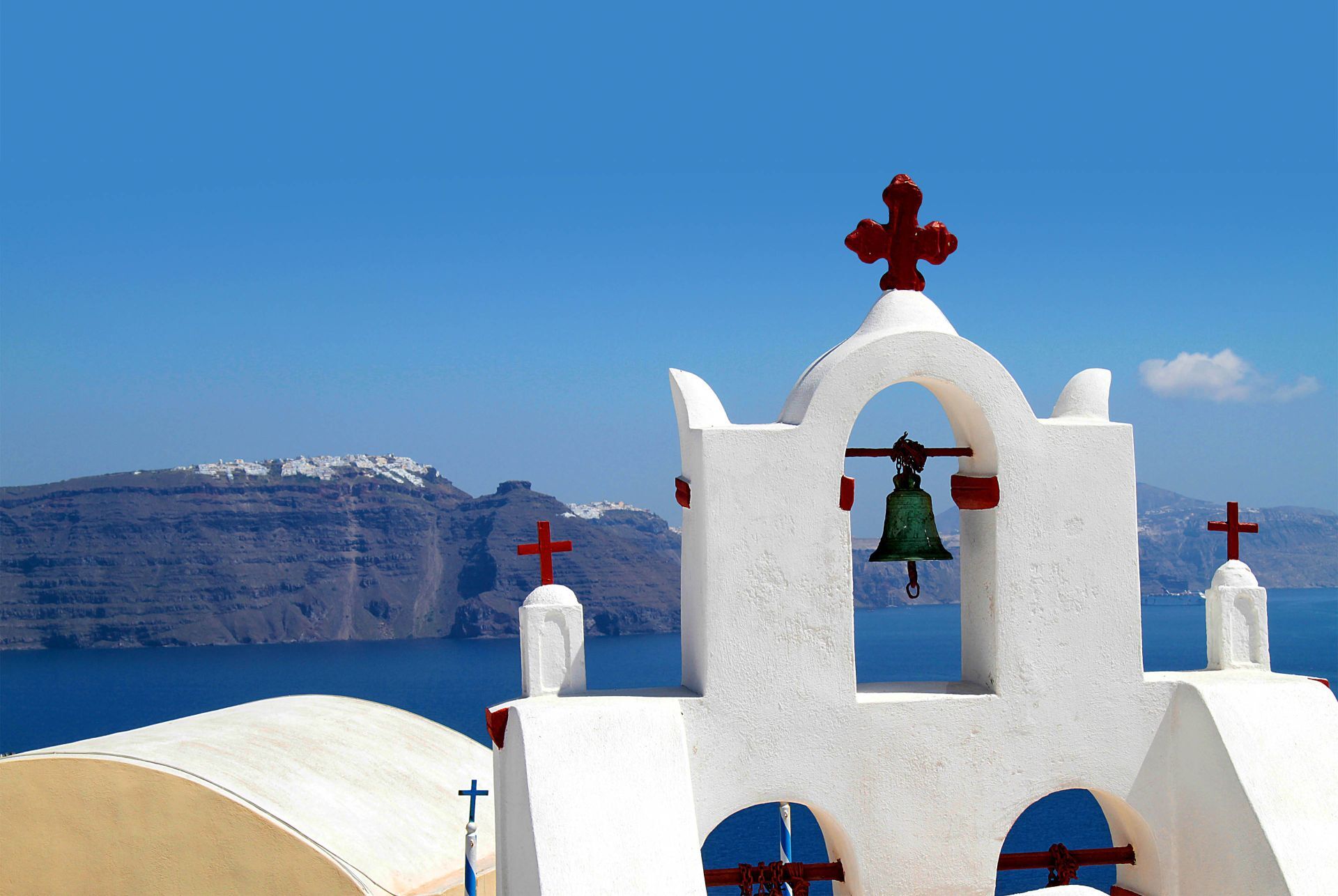 White-washed chapels in Oia, with amazing seaviews